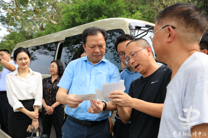 县领导章淑莲,齐明山参加调研.审核:李道洪编辑:王渊