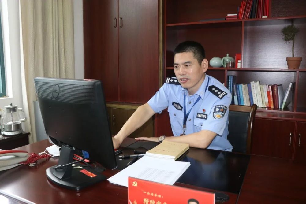 【晒进度 比亮点 找差距 促争先——科所队长半年谈】看守所所长陈