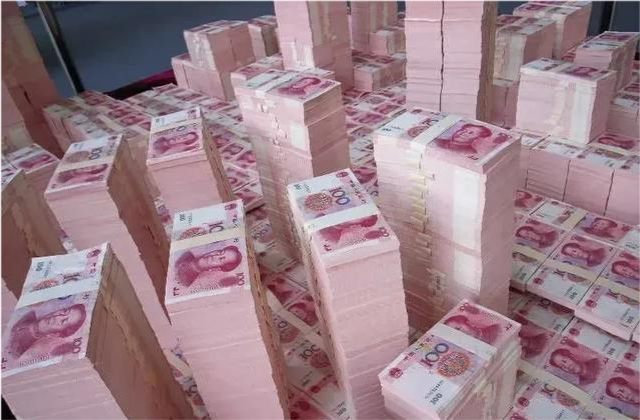 一百万放在银行光吃利息不用上班行吗很多人都想错了