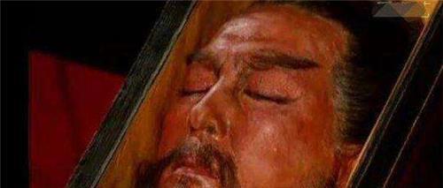 一场大雨冲开关羽墓墓中出土1物专家看后说我们错拜1800年