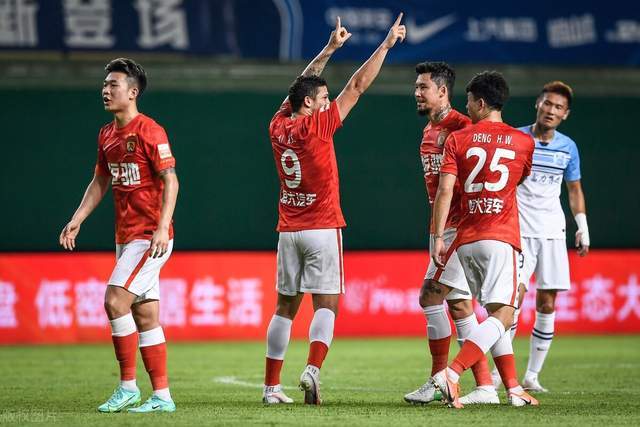 中超 观点：恒大若放弃足球或引发连锁反应 归化冲击世界杯成大笑话