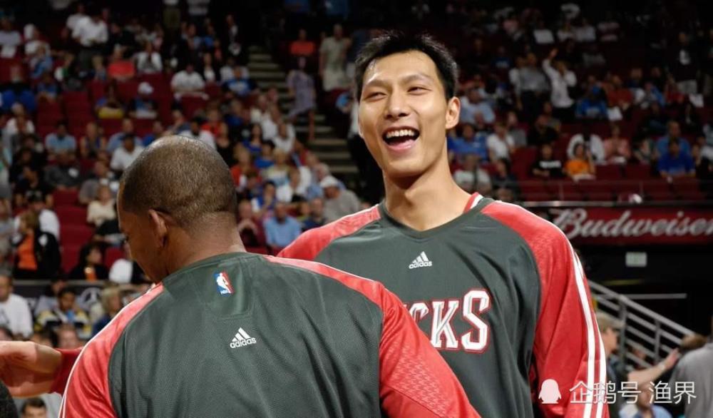 易建联 首轮第6顺位，5年NBA短暂岁月，易建联哪年进入nba表现如何