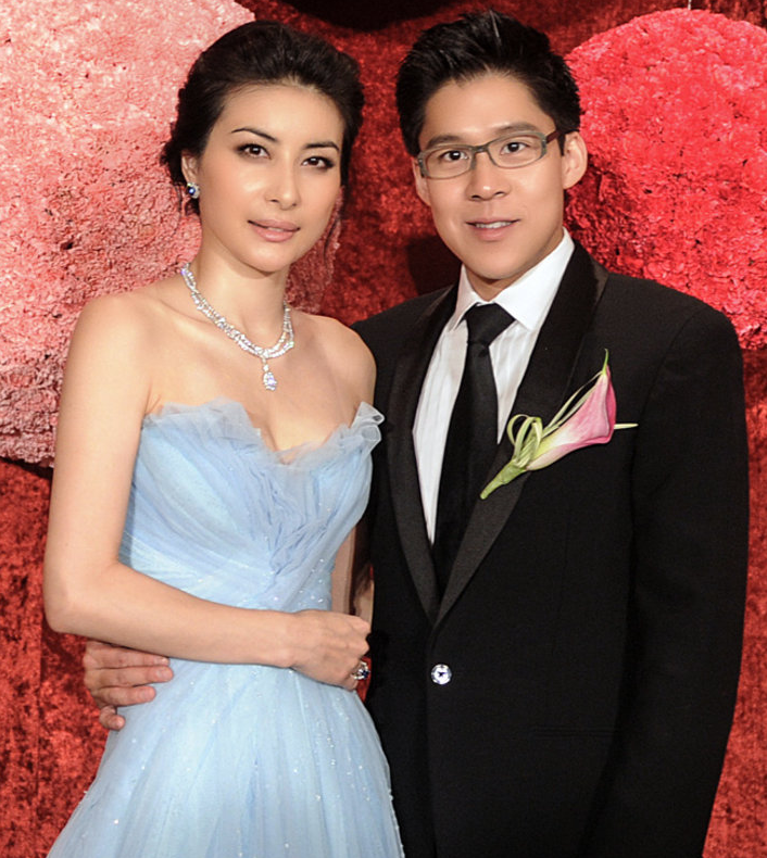 73岁林子祥落魄了现身内地婚宴现场曾受邀参加霍启刚的婚礼