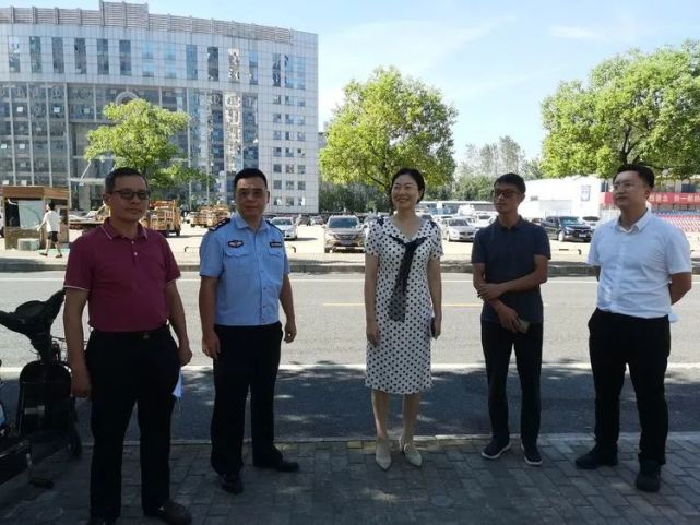 万晓娟调研指导红谷滩区文明城市创建工作