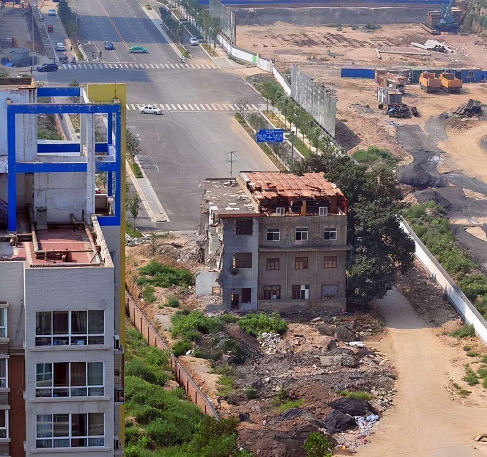 郑州最牛钉子户给88亿补助也不拆主人你进屋看看家具值多钱