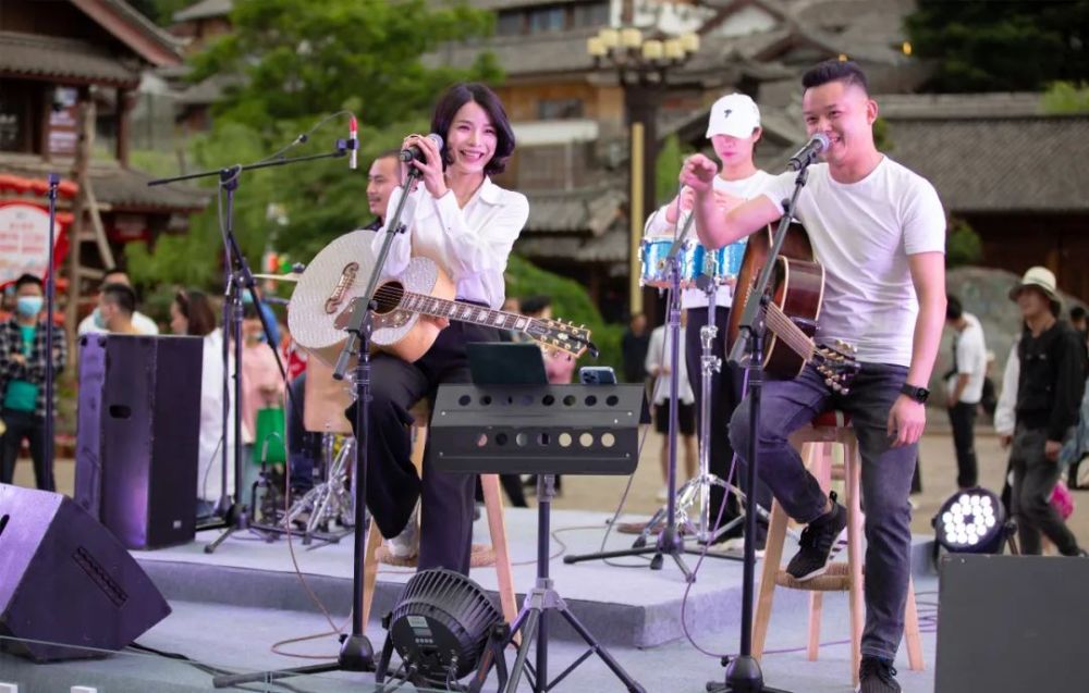 民谣归来今晚有演出本周开始民谣广场音乐现场将如期开唱