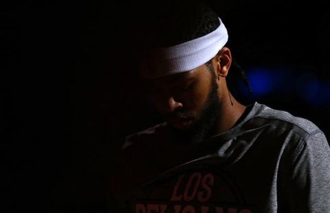 而作为筹码的英格拉姆只留给了洛杉矶一个寞然辞别的消瘦背影