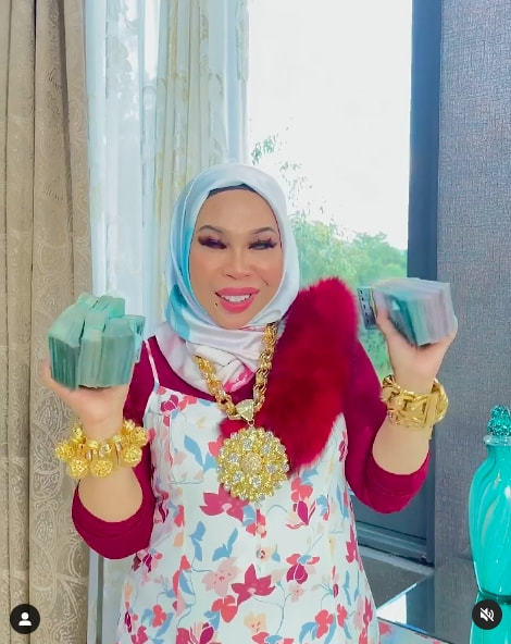 亿万富婆下嫁小23岁鲜肉助理,女儿:停!已经有过五个爹了