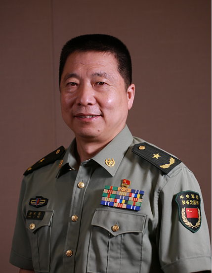 杨利伟:曾要求三位航天员带染发剂和老花镜上太空