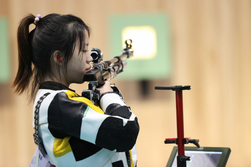 全运会"太卷"了!17岁小将10米气步枪夺金 奥运冠军杨倩摘铜