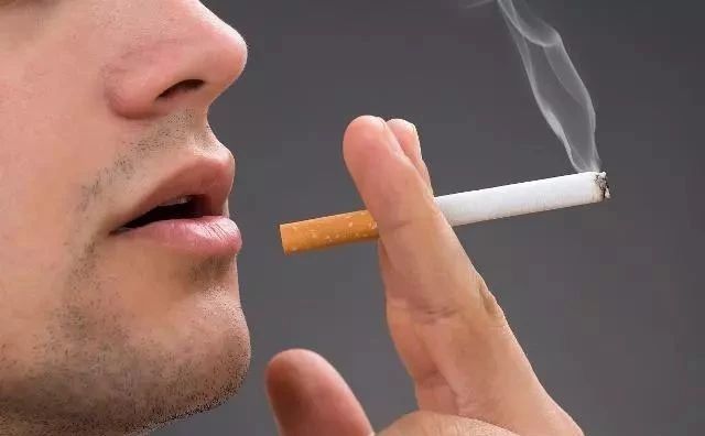 "吸烟有害身体健康",若无法戒烟,这3个时间段,尽量不要抽烟_腾讯新闻