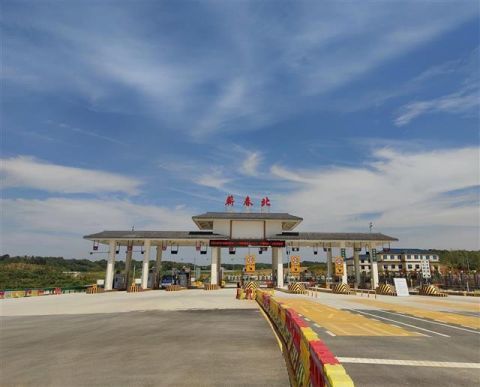 牵手棋盘洲长江公路大桥湖北蕲太高速蕲春西段今日通车