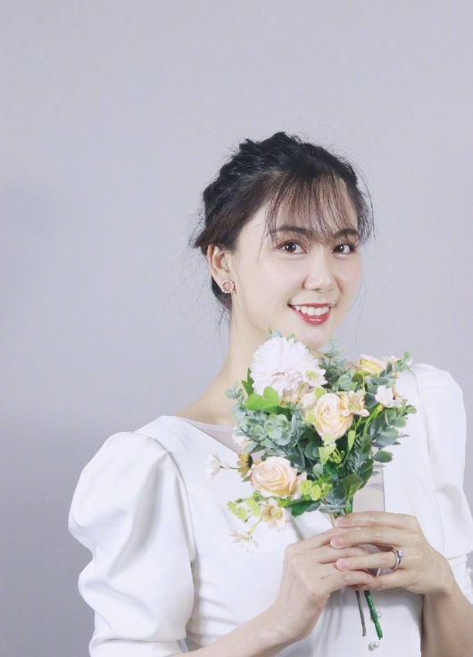 孙文雁的影响力虽然不及蒋文文,蒋婷婷,但在长相