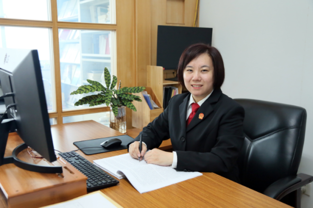 第二届"齐鲁最美法官"候选人:李金桦