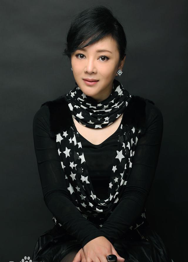 梁丽事业巅峰时期卷入诈骗案遭遇被离婚被辞退如今怎么样了