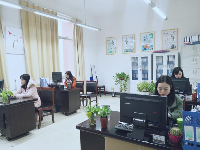 大学辅导员晒工资单,网友:神仙工作,当辅导员有什么要求