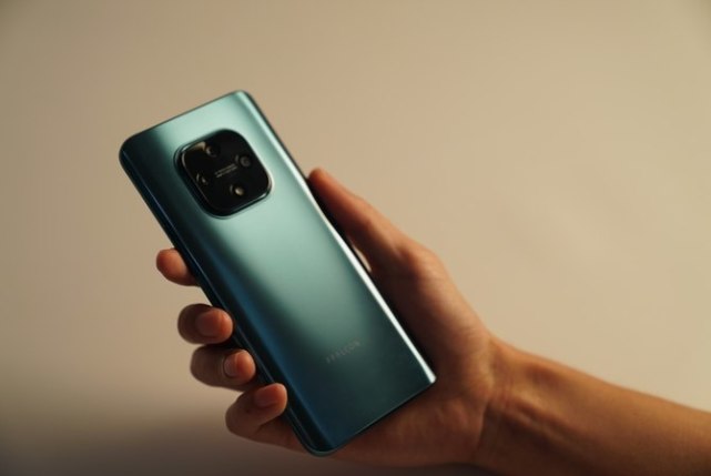 回归手机市场的诚意之作 tcl雷鸟ff1评测