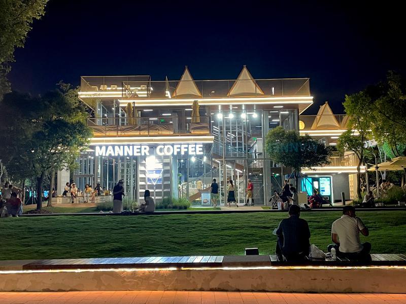 这么好上海这家星巴克店外可放心遛狗黄浦江沿岸还有这些宝藏驿站