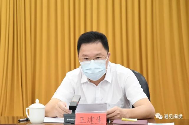 (县委副书记,县长王建生主持会议)王建生指出,大规模的核酸检测是