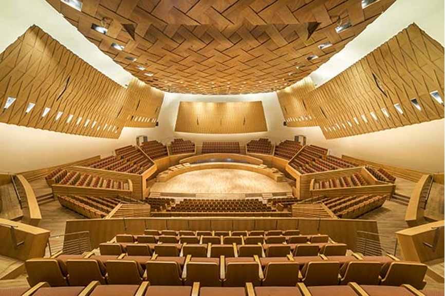 上海交响乐团音乐厅位于徐汇区复兴中路1380号,建筑面积为19950平方米