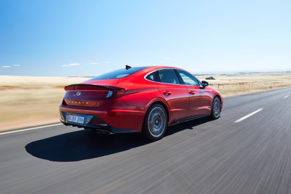 试驾2021款现代索纳塔n line:6秒破百的家用轿车_腾讯新闻