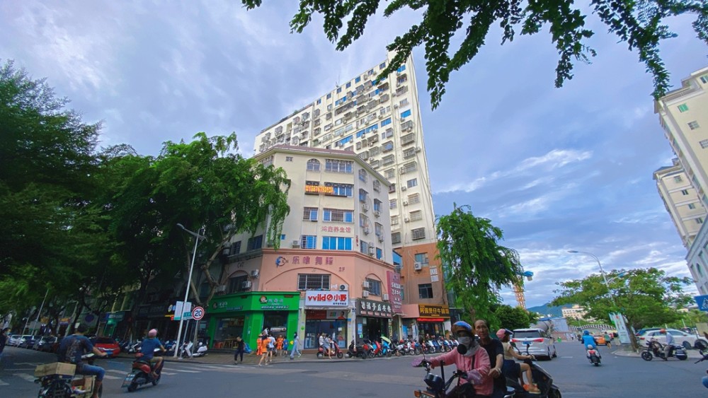 三亚港门村承载着三亚本地人的生活气与烟火气