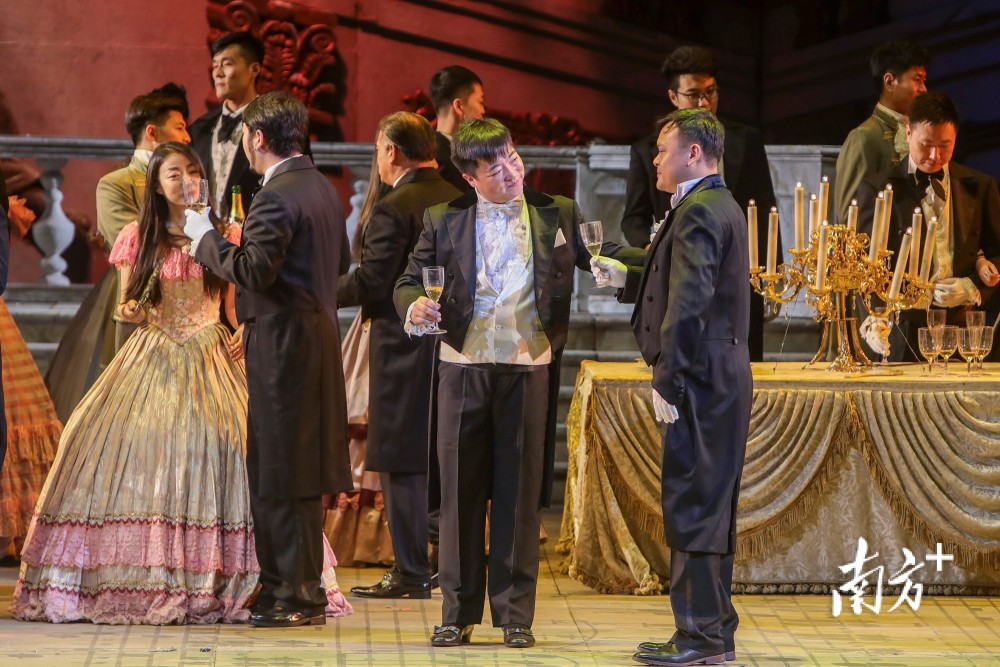 视频 中央歌剧院版 茶花女 深圳唱响 腾讯新闻