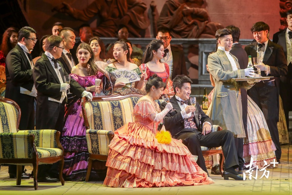 视频 中央歌剧院版 茶花女 深圳唱响 腾讯新闻