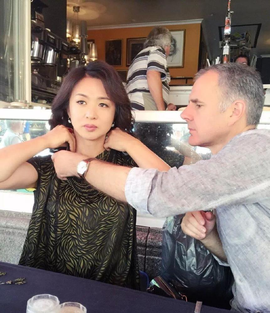 金星"前妻"照曝光,颜值不输范冰冰,结婚10年只因这句"儿戏"