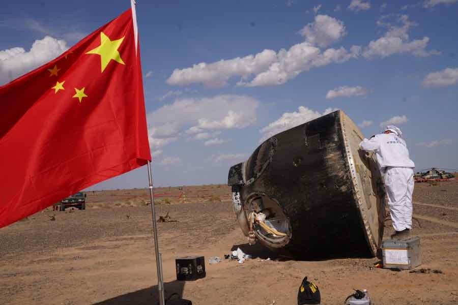 返回成功神舟十二号返回舱降落东风着陆场最终落点和计算只差几百米