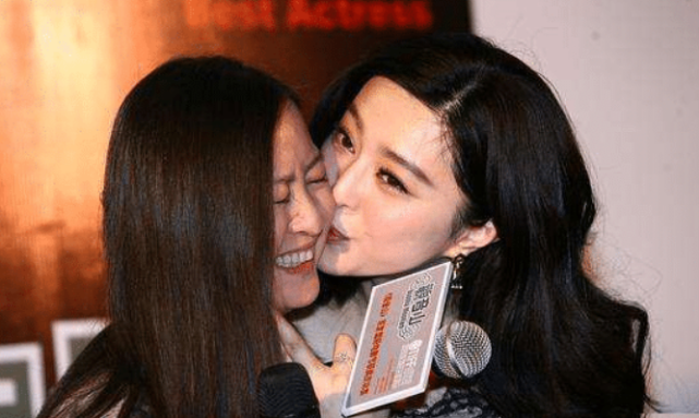 李玉导演晒美照为范冰冰庆生,两人相互依偎亲密无间,力破彻底封杀传闻