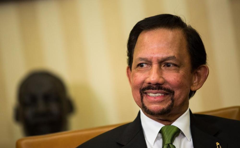 文莱国王比女王富有7000辆豪车黄金做马桶在查尔斯面前炫富