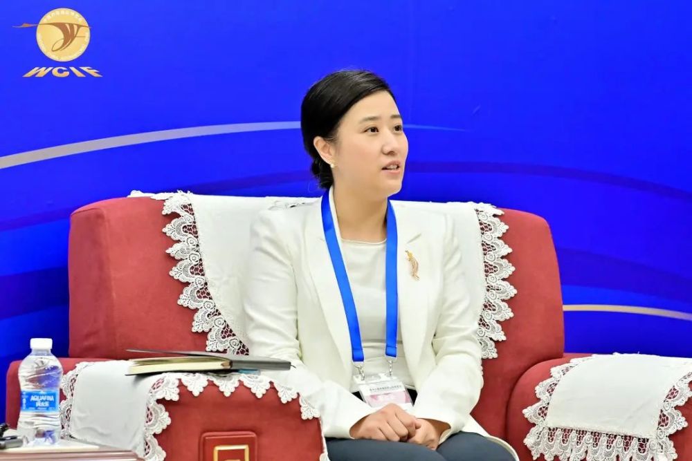 王淑琳接受西博会媒体专访_腾讯新闻