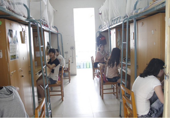 武汉学院宿舍寝室图片
