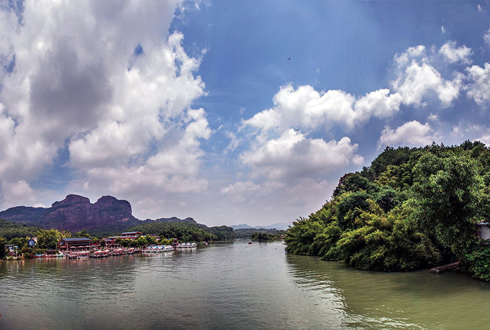 丹霞山:"色如渥丹,灿若明霞"