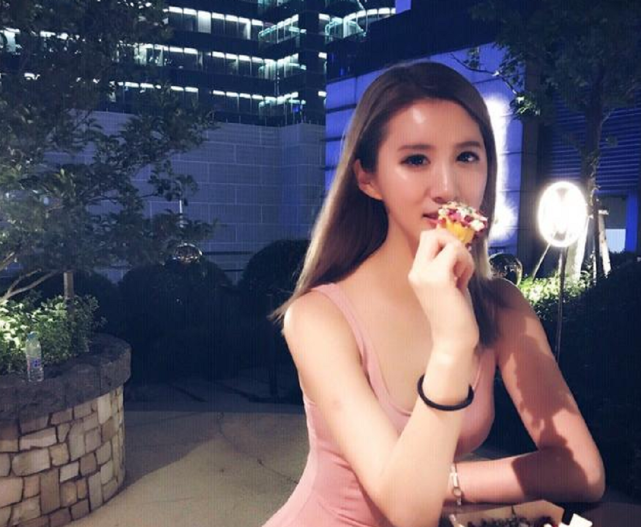 她是中国跳水第一美女14岁获得世界冠军为何17岁被永久开除