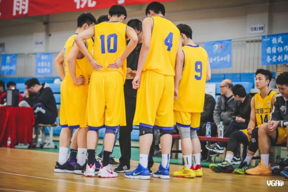 沈阳二中男篮用行动诠释体育的精神与大爱的力量!