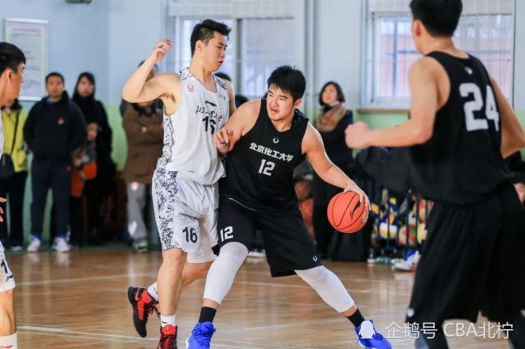 张殿梁 CBA三消息：四川狂签五位新援，孙浩钦独砍21分，广东队58分大胜