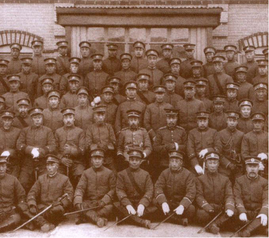 当时湖北省的新军招募由张之洞负责,除了开具和全国一样的条件以外