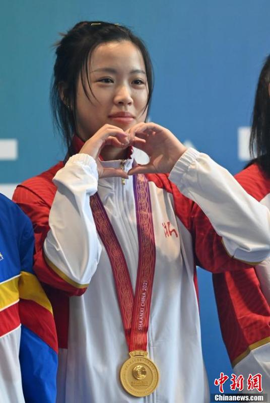 浙江夺女子10米气步枪团体赛金牌杨倩再添一金