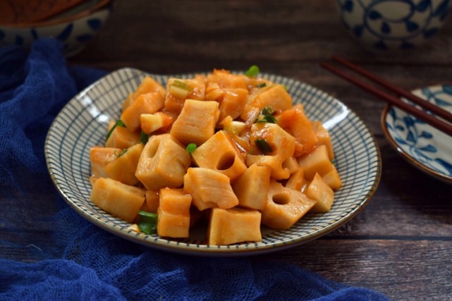 糖醋藕丁开胃爽口,做法简单,轻松完成一道下酒菜