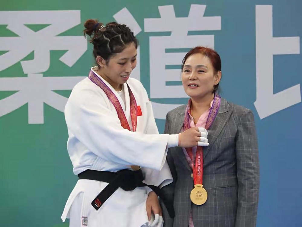 济宁姑娘刘红岩获十四运柔道女子70公斤级冠军