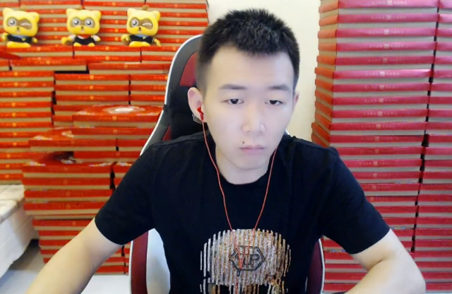 舞帝利哥起诉小白龙违约下个月在沈阳开庭小白龙喊话走着瞧