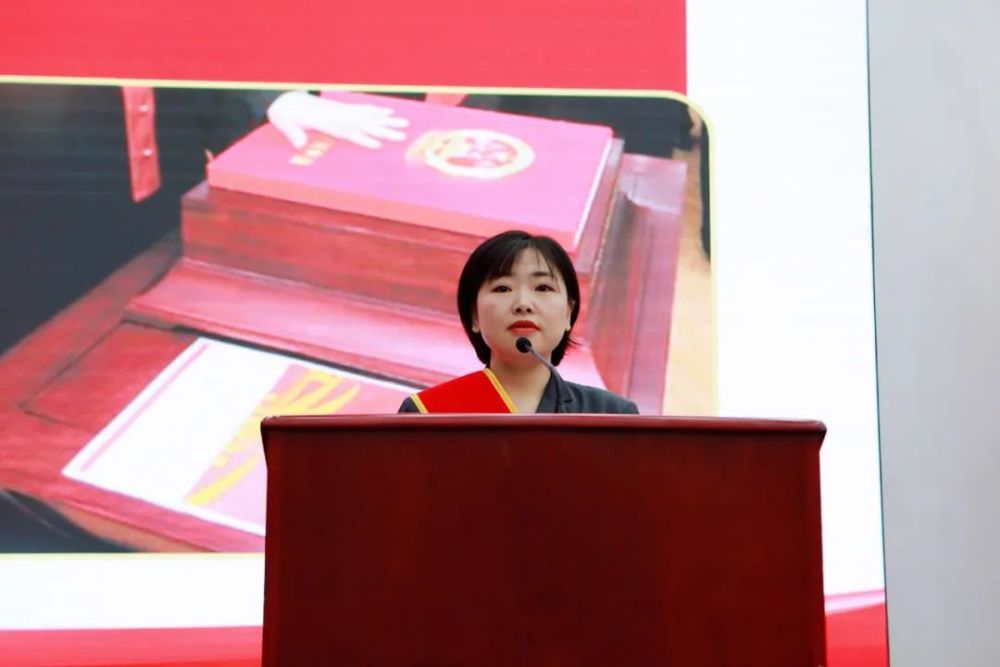 李敏:用忠诚托起正义的天平