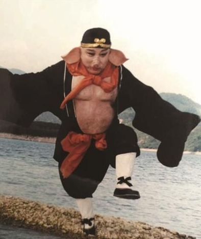 见到美女拔不动腿的"猪八戒"马德华,现实跟妻子恩爱49年零绯闻