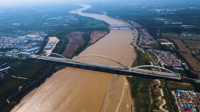 直播新黄河济南三桥一隧飞跨南北黄河流域中心城市乘风起