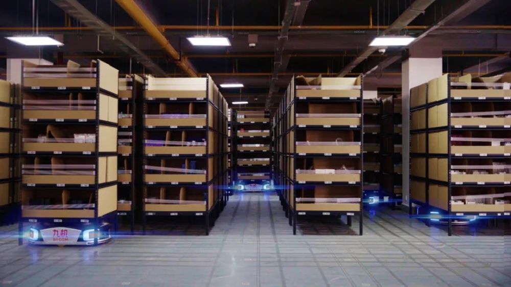 灯火通明的九机总部,正在为iphone13预订做好各种准备和保障