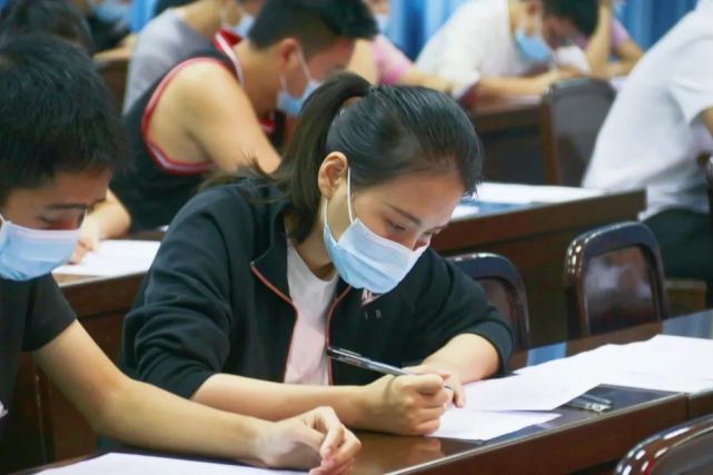 直击筠连公安招聘辅警考试现场!