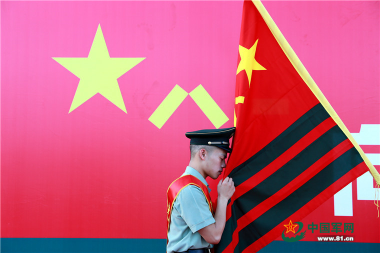 再见,武警部队旗!_腾讯新闻