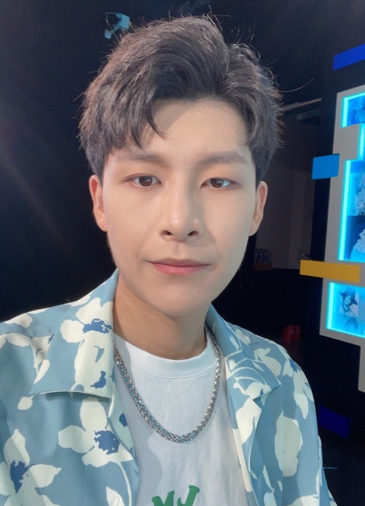 做全飞秒手术到底疼不疼王米卡分享手术动态网友心里有底了